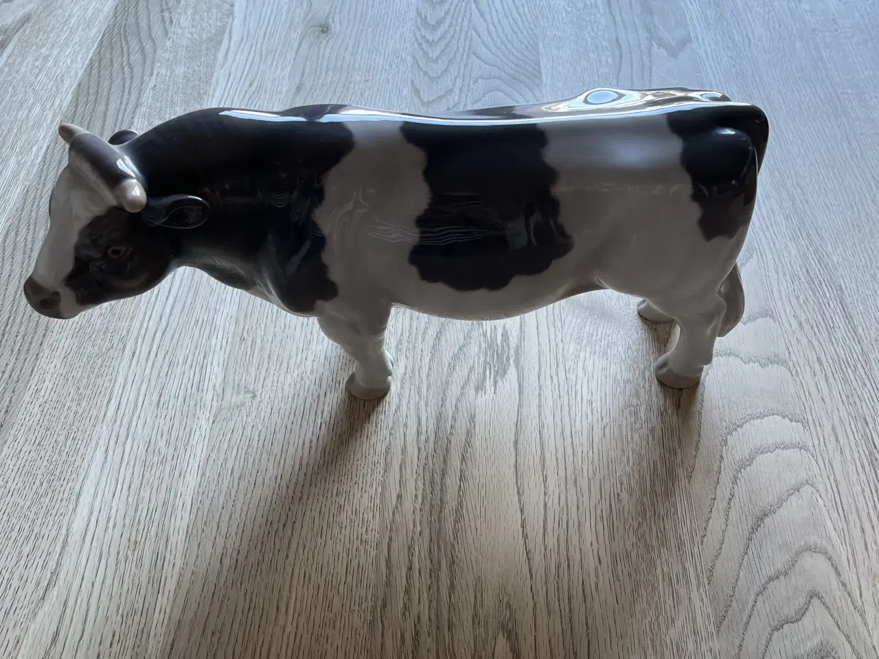 Billede 1 - B & G figur nr. 2121. TYR. 