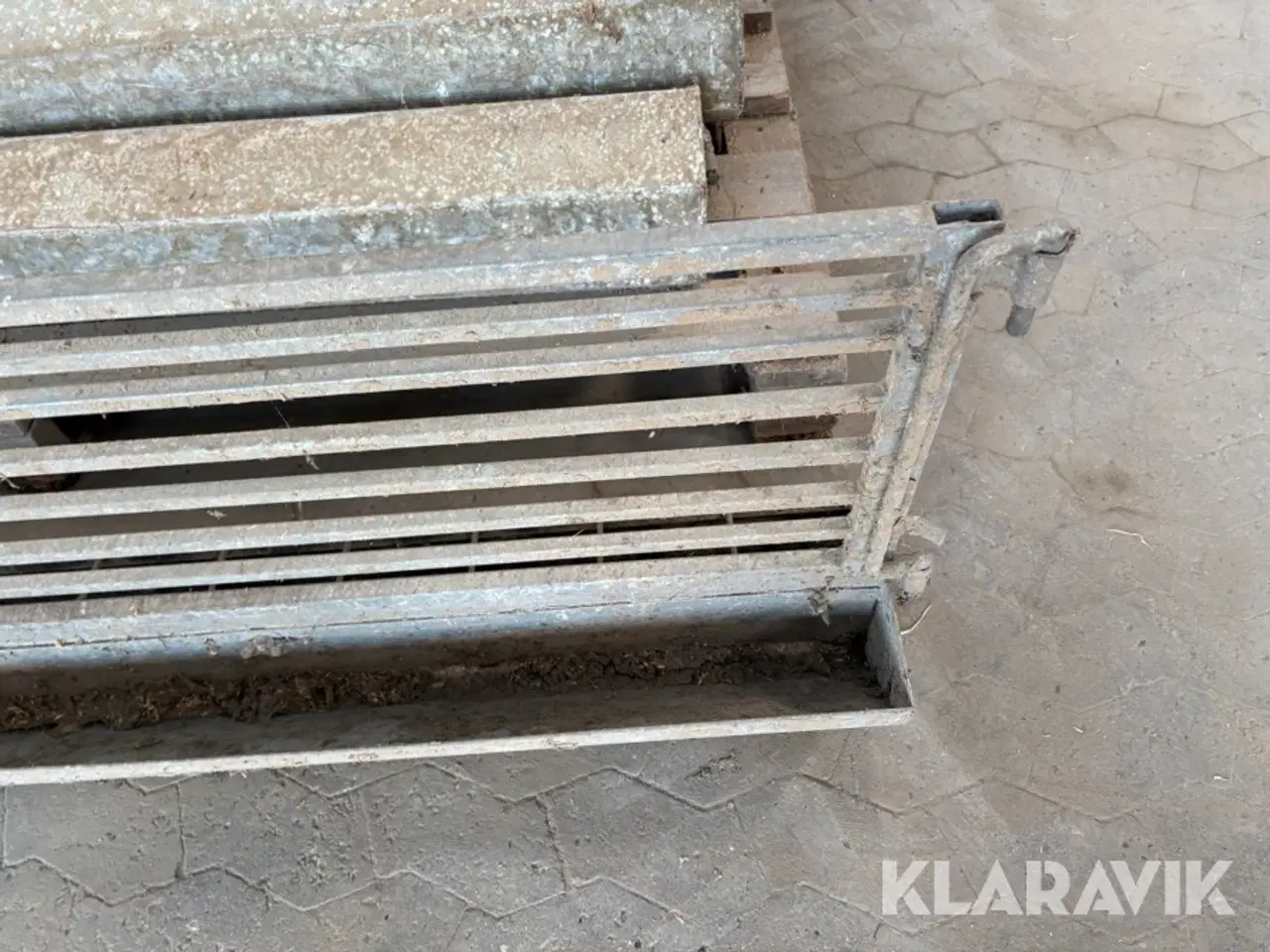 Billede 5 - Fodertrug og Inventar til svin