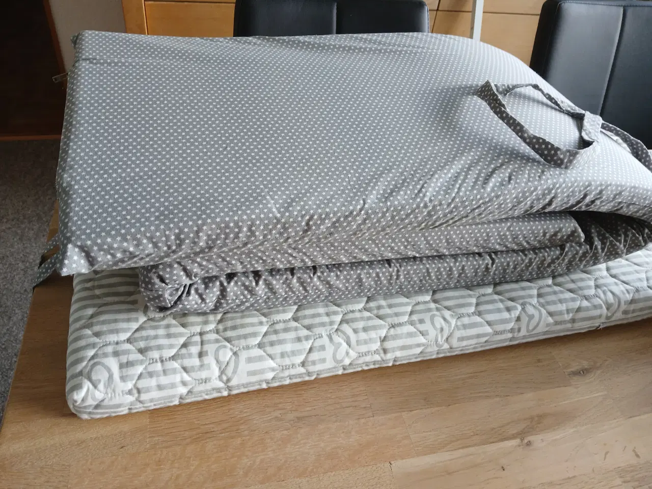 Billede 3 - Bedside med madras og sengerand 