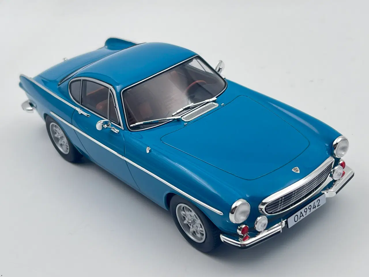 Billede 4 - 1967 Volvo P1800 S 1:18  Super flot og detaljeret 