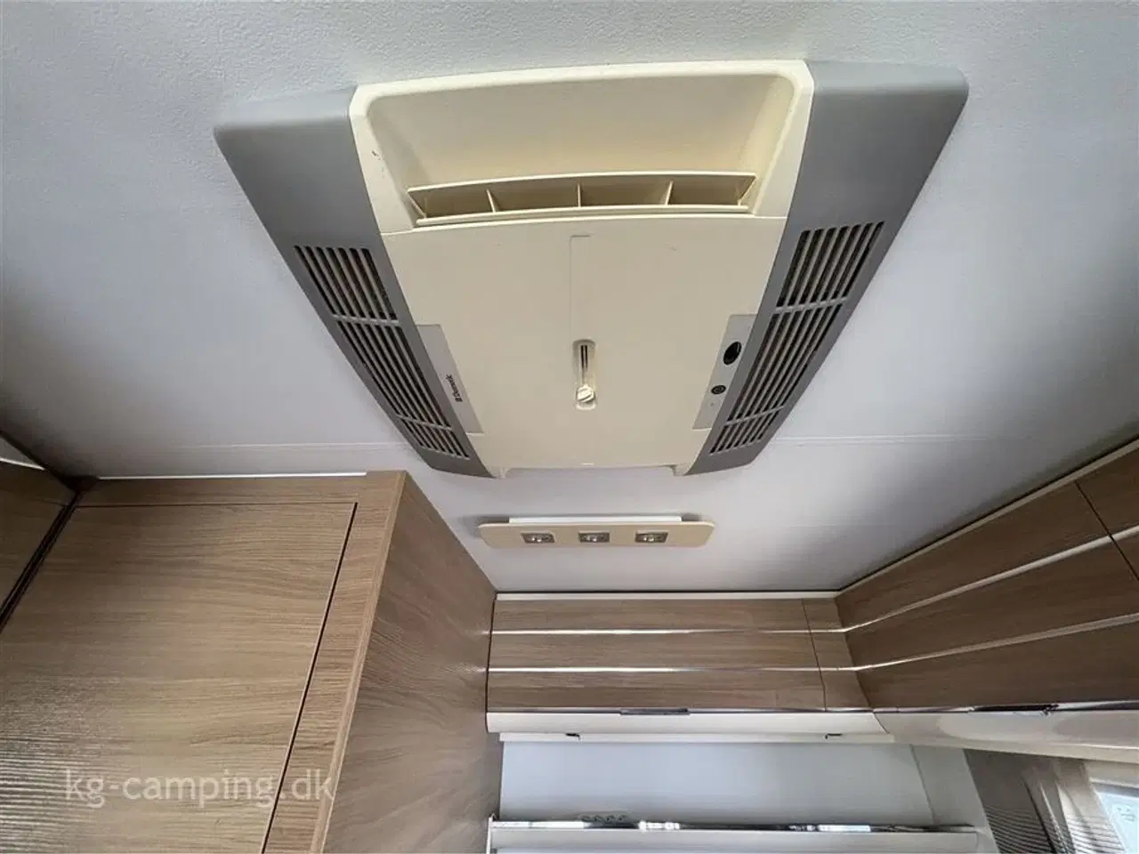 Billede 13 - 2016 - Adria Adora 522 UP ALDE   Centralvarme, Mover, Aircon og Isabella Sun Shine Plus.