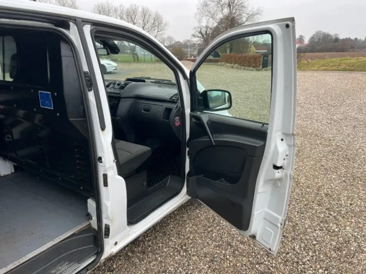 Billede 15 - Mercedes-benz Vito 113 langmodel - Kassevogn / Varebil