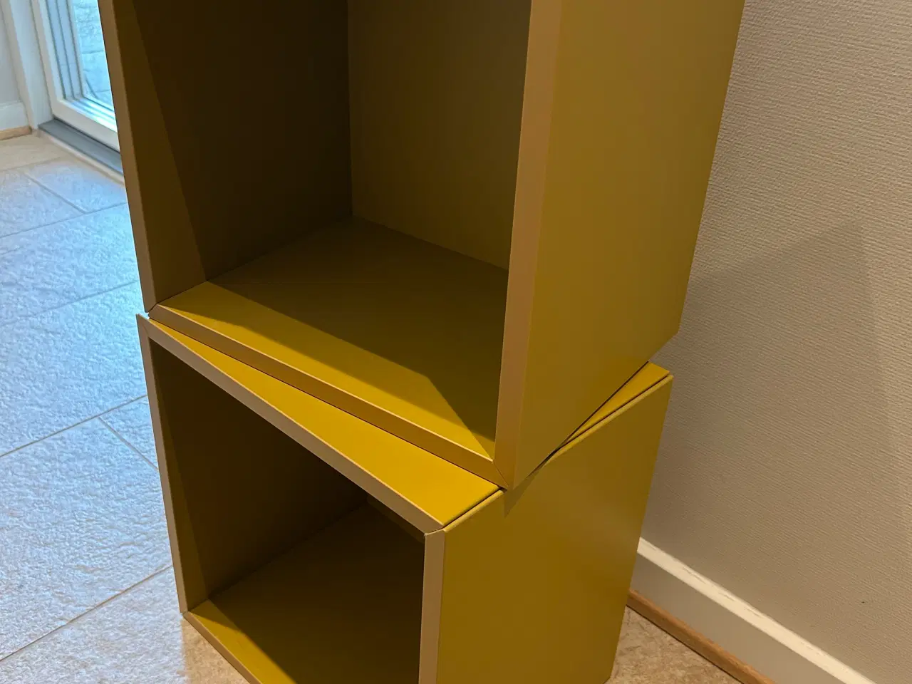 Billede 3 - Karrygult IKEA skab 35 x 25 x 35