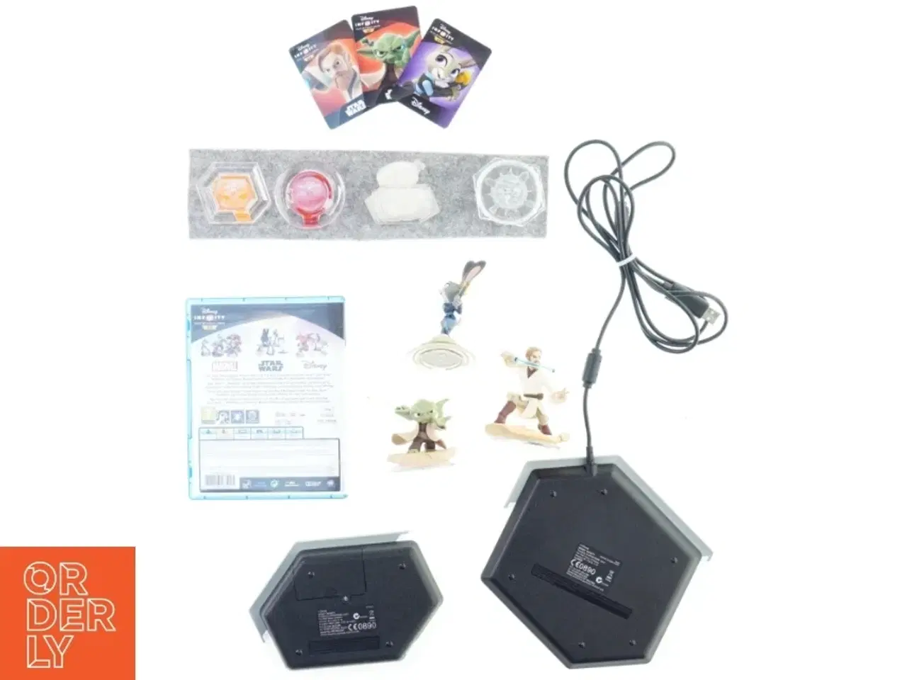 Billede 3 - Disney infinity starter set (både PS3 + Nintendo 3DS) fra Disney (str. Plader 18 x 19 cm og 16 x 14 cm)