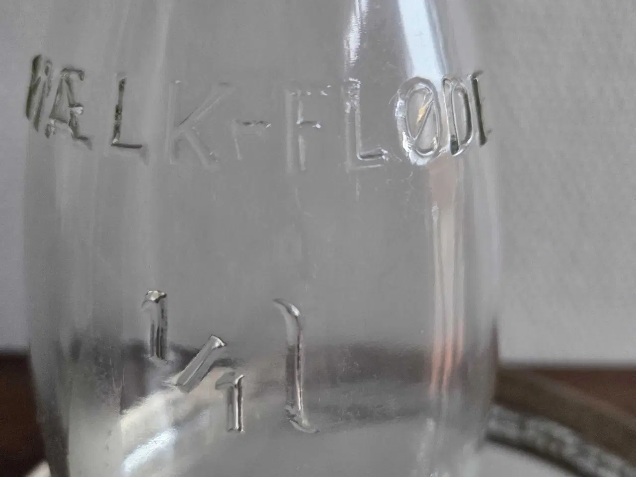 Billede 2 - 3 Holmegaard mælkeflasker._Vaser 1940.