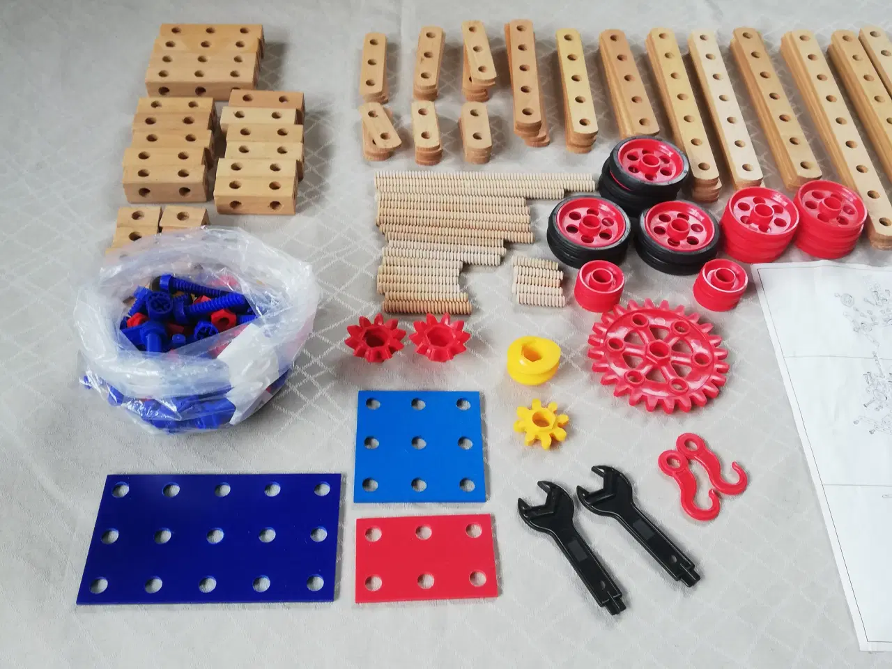 Billede 2 - Hanse tec trælegetøj 250 dele