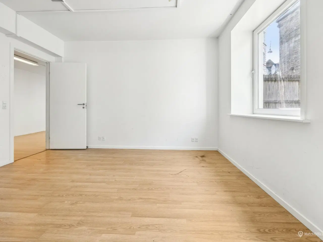 Billede 7 - Centralt beliggende erhvervs lokaler. til mange formål. Tilpasses efter ønske