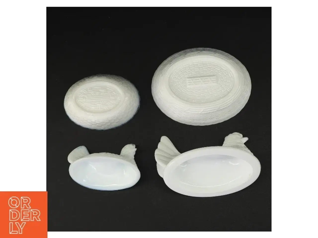 Billede 2 - 2 stk. Høns i kurv Opaline mælkeglas sæt (str. 14 x 11 x 11 cm og 10 x 7 komma 5 x 9 cm)