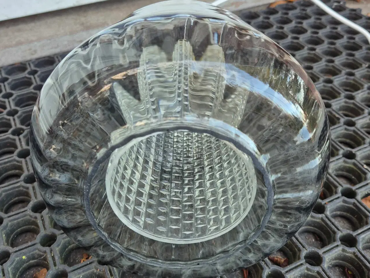 Billede 17 - Smuk svensk retrolampe i røgfarvet glas 