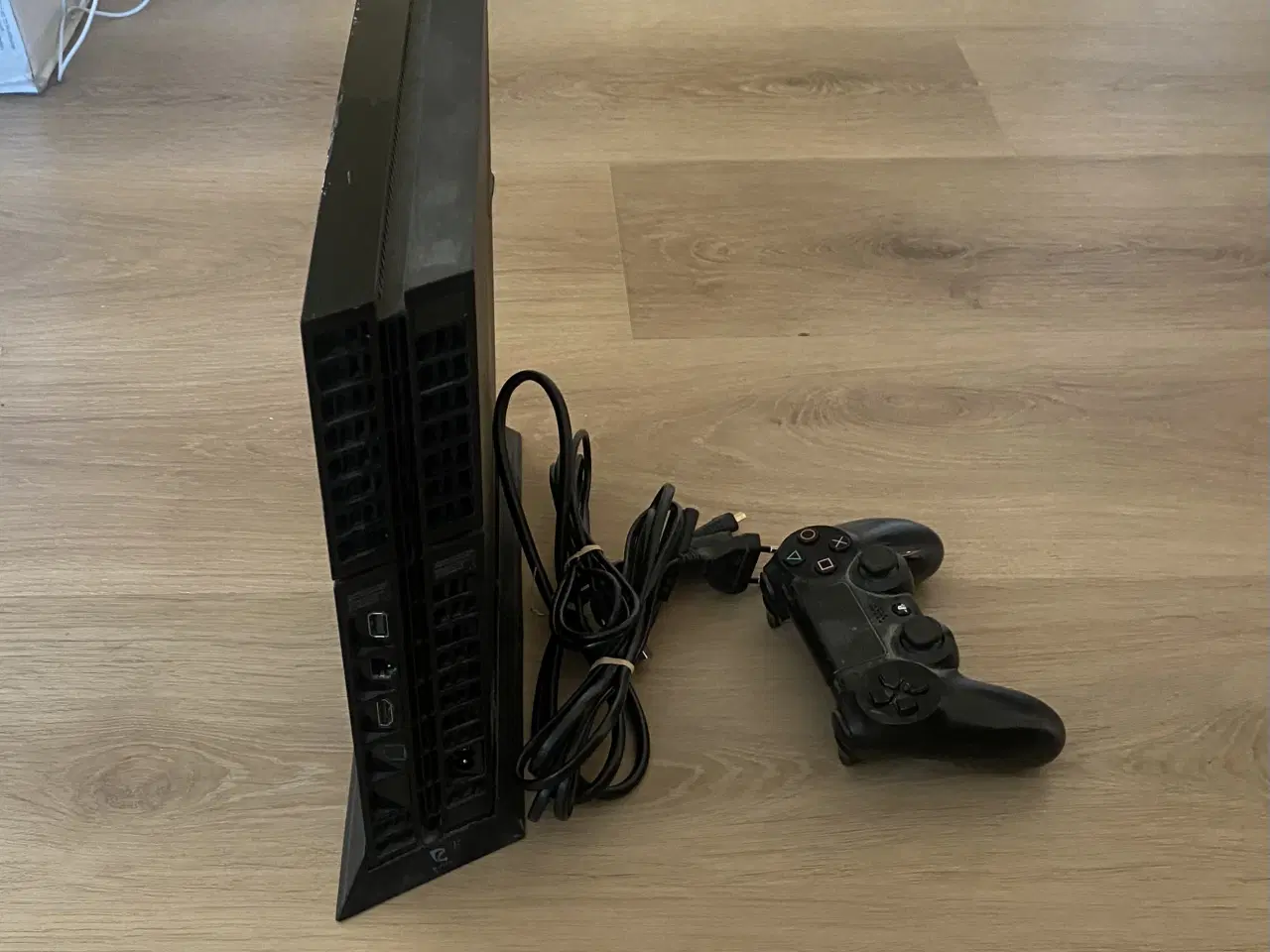 Billede 3 - en playstation 4 far til salg 