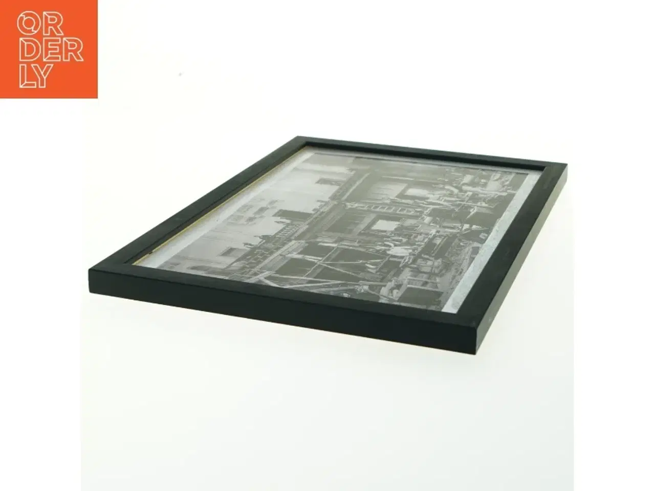 Billede 2 - Indrammet sort/hvid fotografi fra Nielsen (str. 21x29,7 cm)