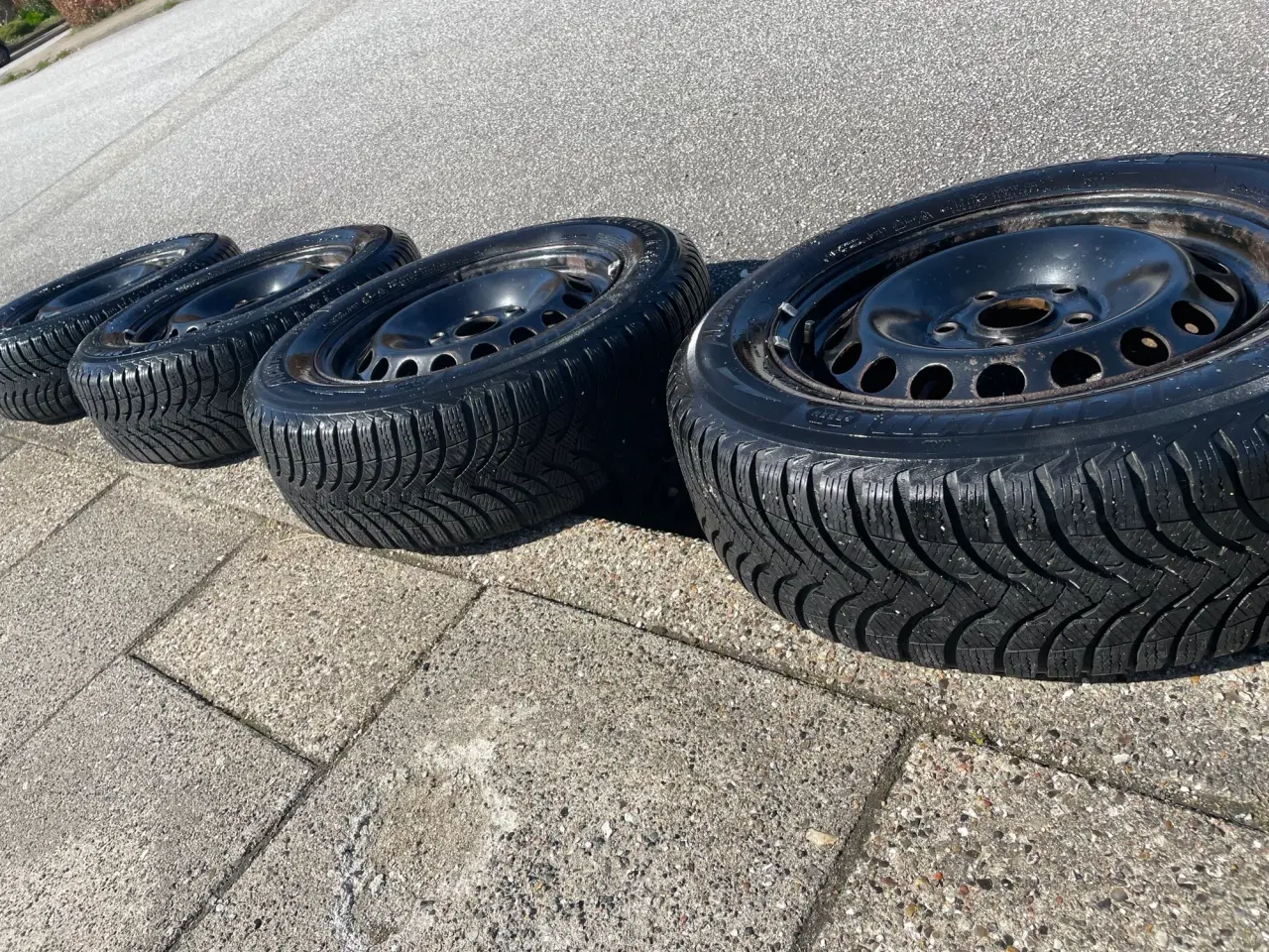 Billede 2 - Vinter & sommer dæk på fælge !