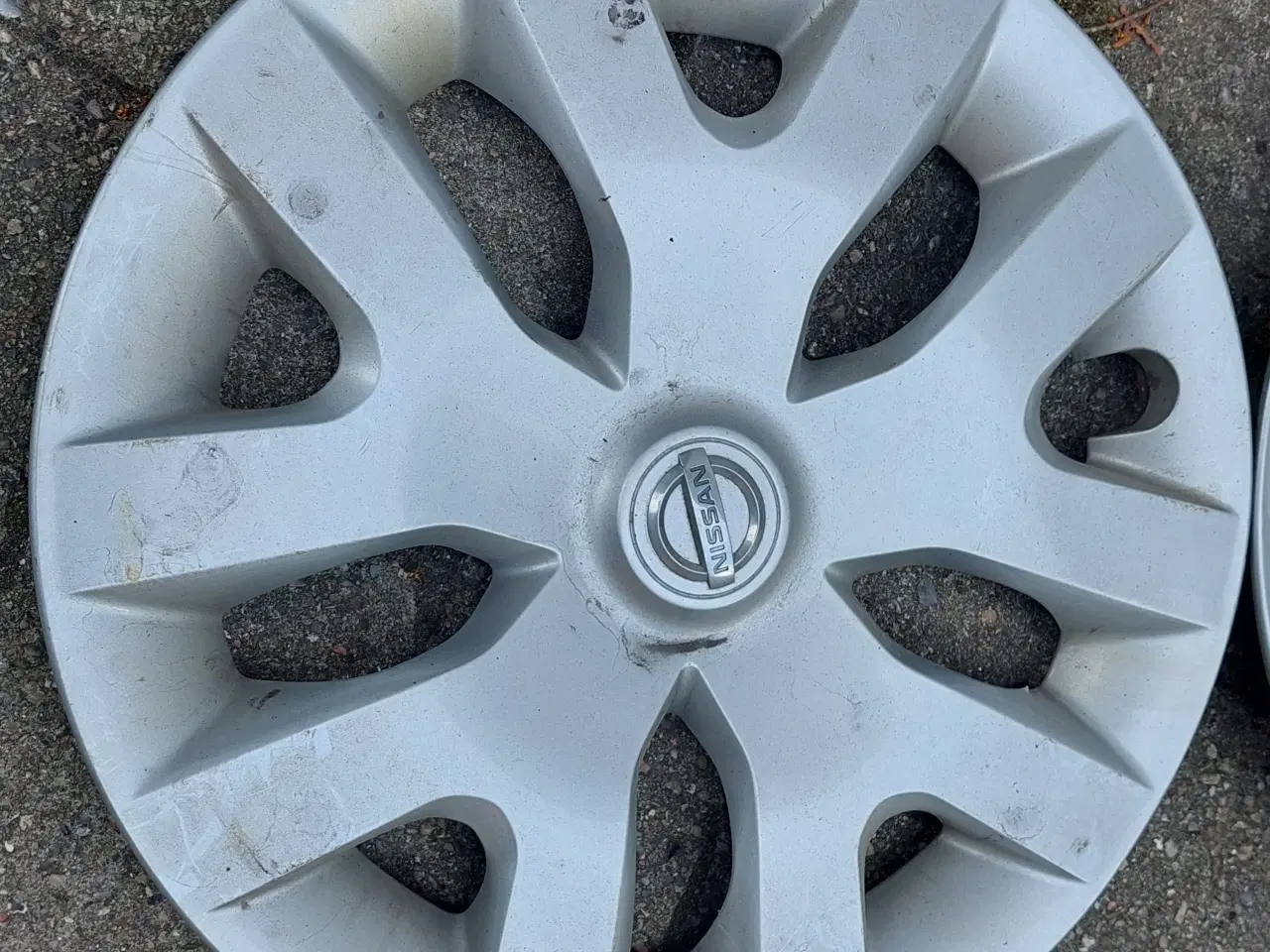 Billede 4 - Nissan hjulkapsler