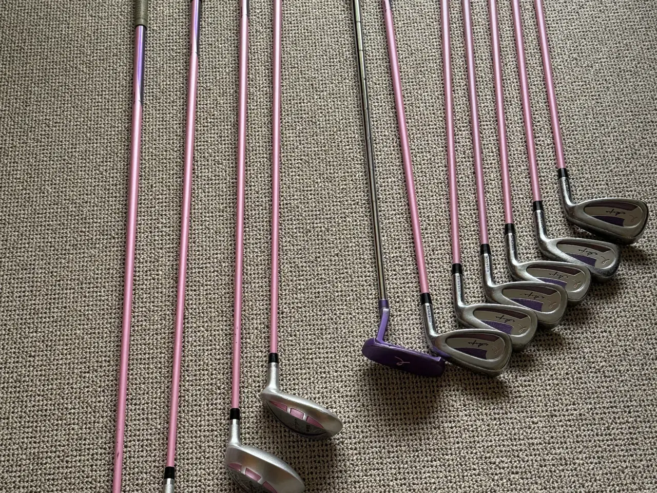 Billede 3 - Dame golfsæt med bærebag
