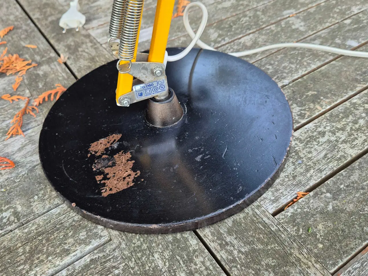 Billede 10 - Gul arkitektlampe på rund sort fod 