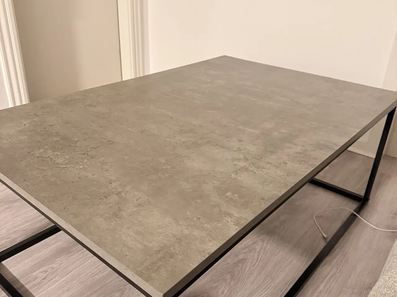 Billede 2 - Sofabord i betonfarve