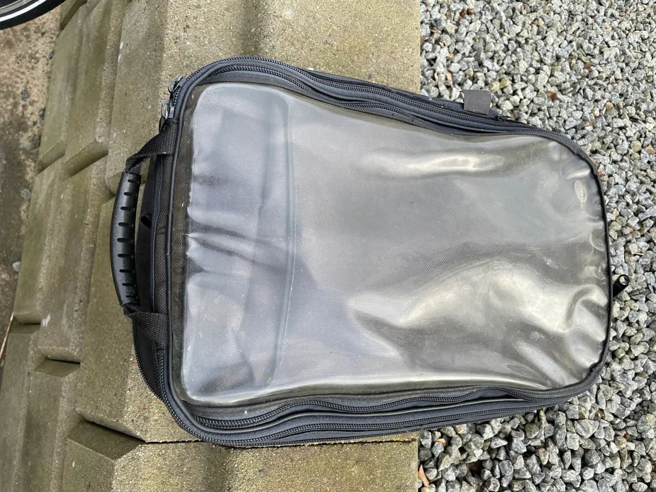 Billede 1 - Tanktaske med magnet i bunden.