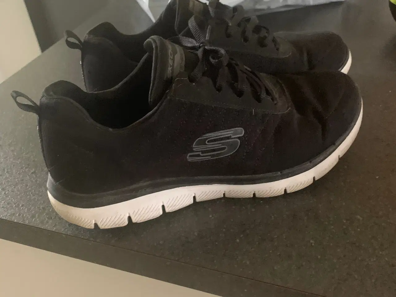 Billede 2 - Skechers sko