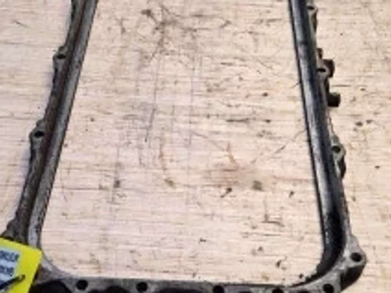 Billede 4 - Iveco F2CE9684L Afstandsstykke 504143828