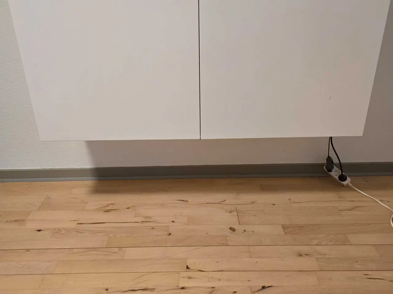 Billede 4 - Skænk/reol, Rå, træhylder 