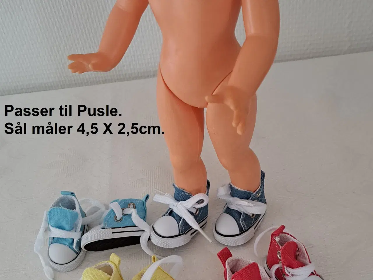 Billede 5 - Sko til Pusle dukken.