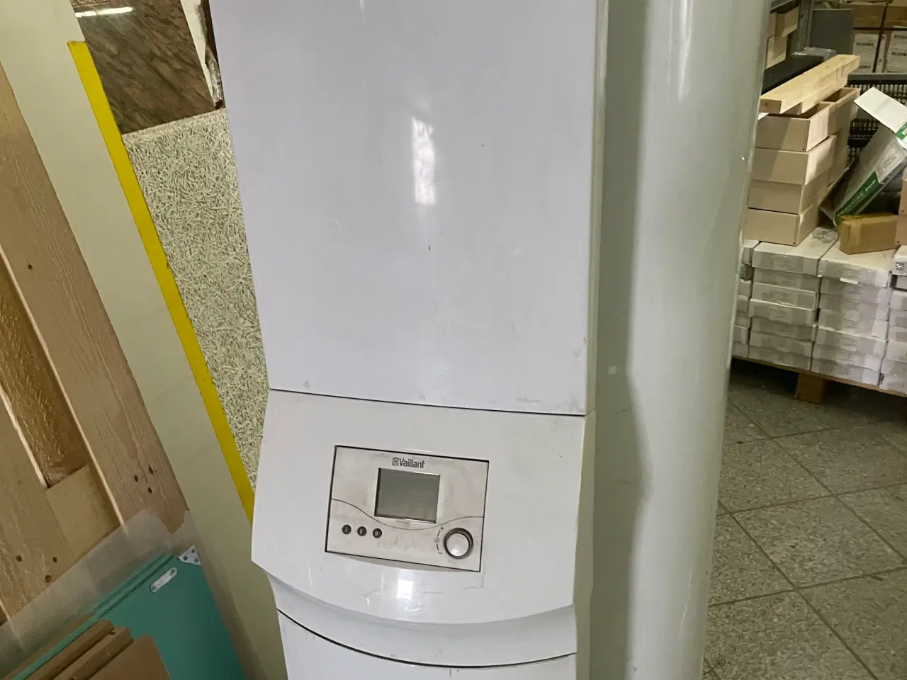 Billede 1 - Varmtvandsbeholder til pillefyr og solcelle