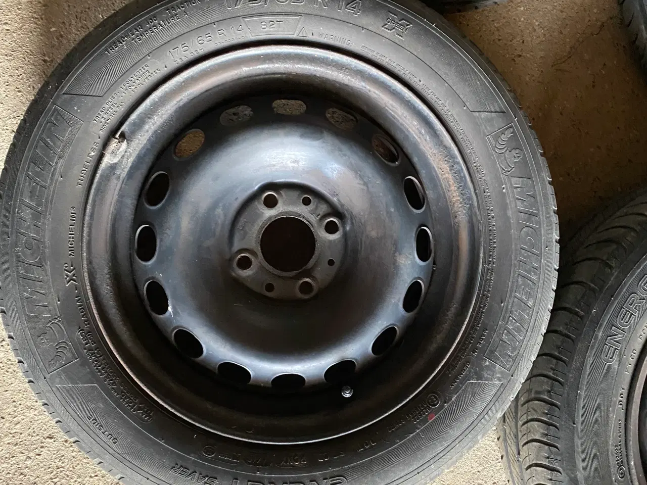 Billede 2 - Stålfælge med dæk - fine til trailerhjul