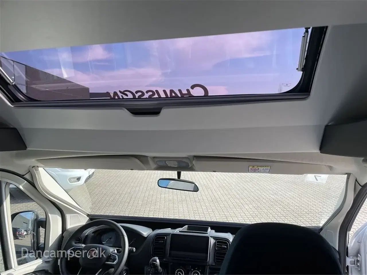 Billede 29 - 2024 - Chausson X650 Exclusive line   Messepris 1.019.900,- SPAR kr. 50.000,- Camper med stor Lounge og siddegruppe, 9-trins automatgear, sænkeseng, stor garage, specialfælge, Artic, Connect- og X-tilbehørspakke ,