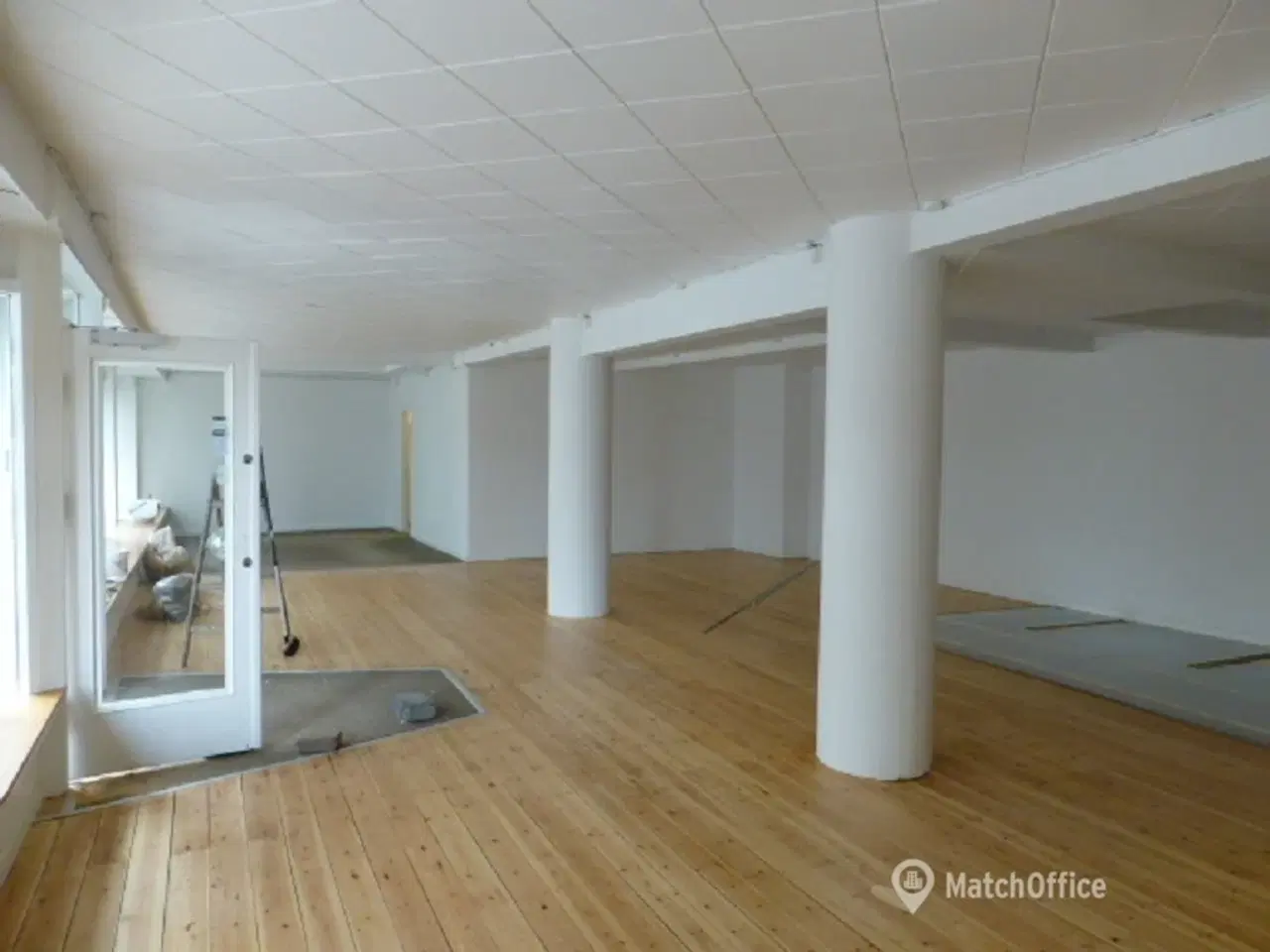 Billede 5 - Flot butik i Næstved centrum