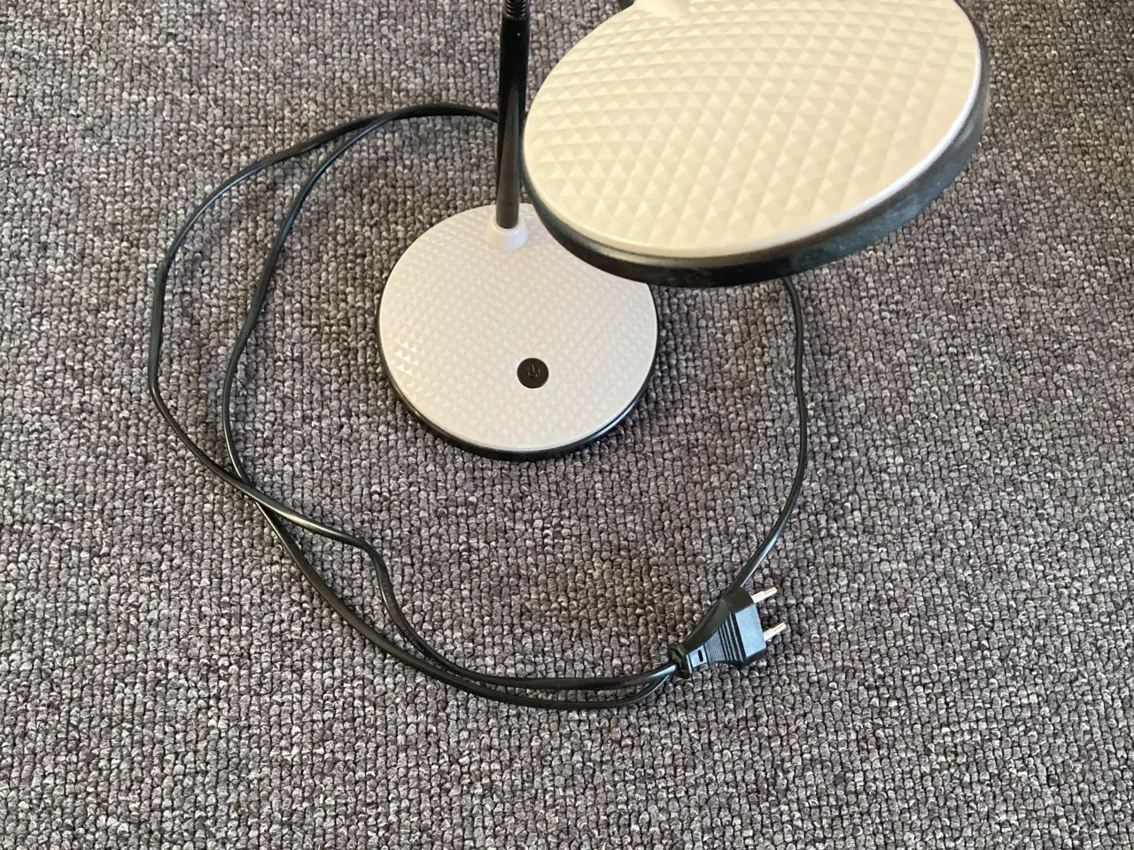 Billede 1 - Sort/Grå LED-Lampe 4,5 W , hoved og stamme drejbar