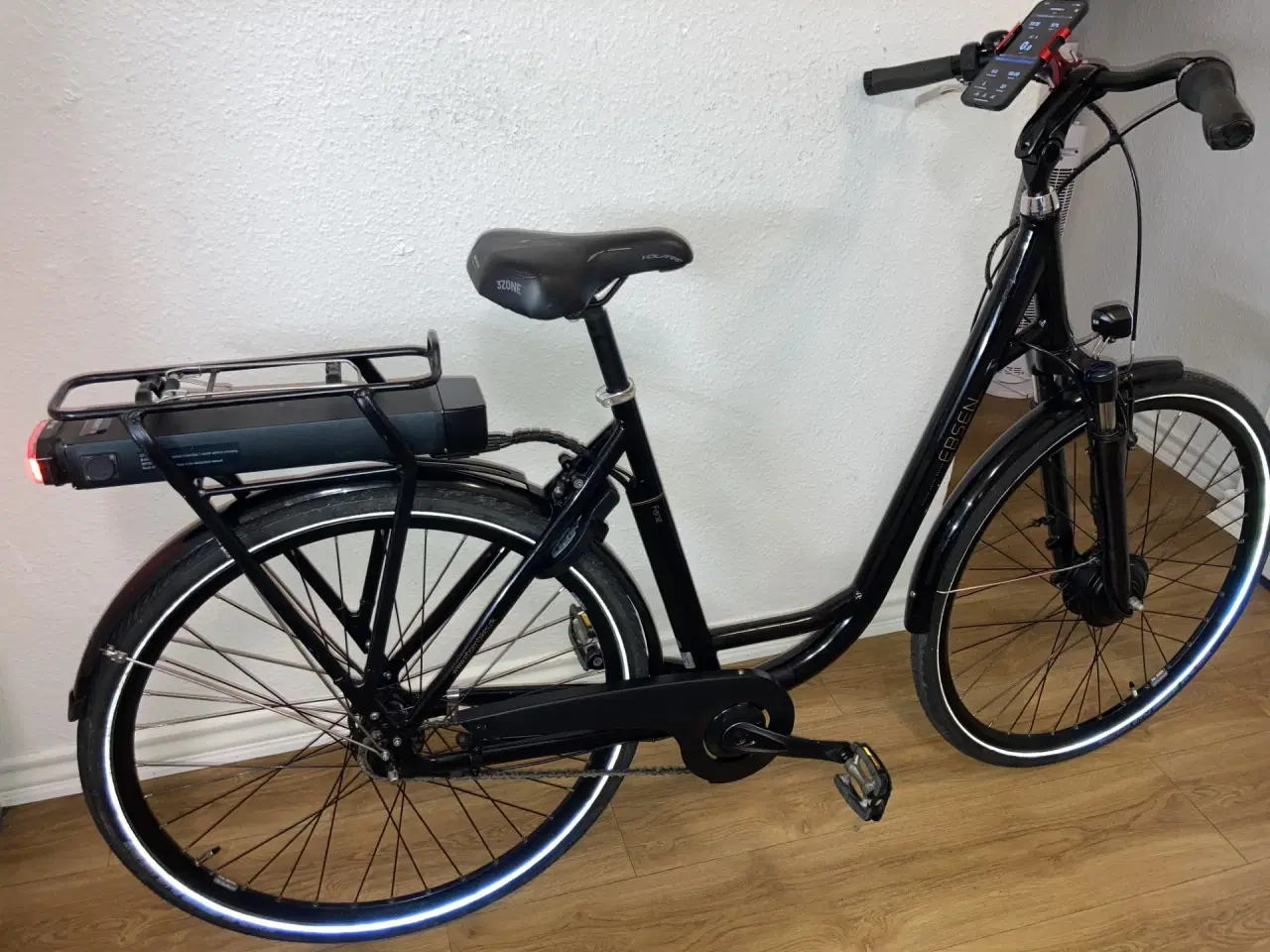 Billede 2 - flot ebsen dame elcykel 28"  7 gear. 