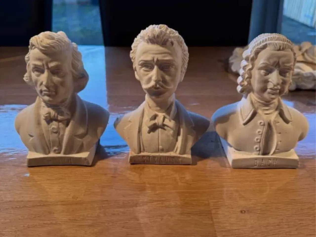 Billede 2 - Gipsfigur af forskellige komponister 
