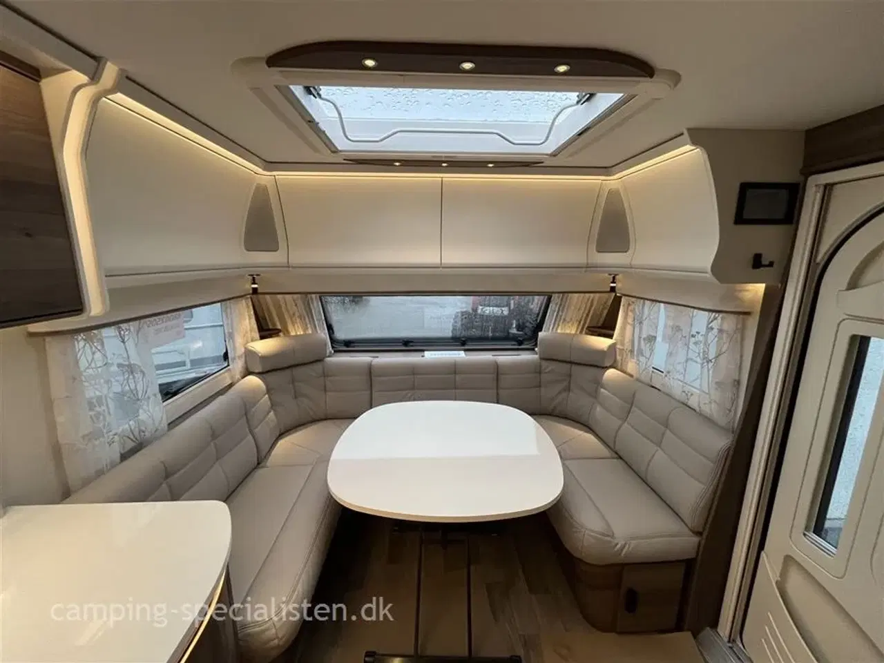 Billede 3 - 2026 - Kabe Smaragd 520 XL KS Premium Line   Kabe Smaragd 520 XL KS PREMIUM LINE model 2026 kan snart ses  hos Camping-Specialisten i Silkeborg