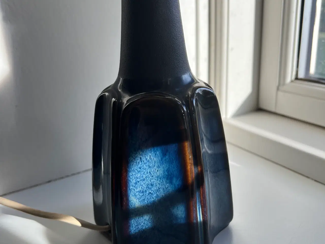 Billede 2 - Smuk Søholm keramiklampe i blå nuancer