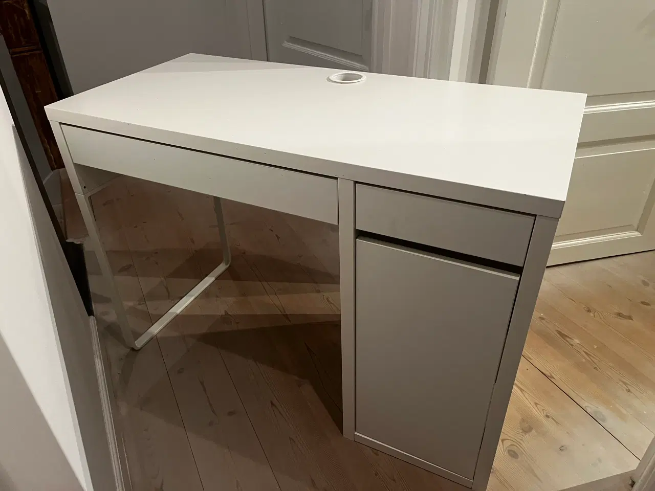 Billede 1 - Skrivebord fra Ikea