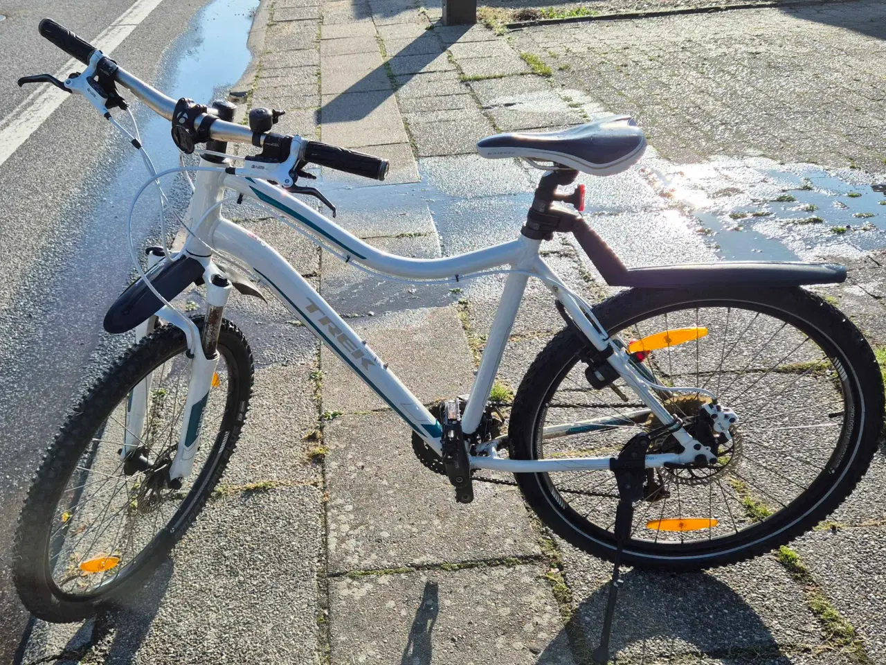 Billede 4 - Super flot og velholdt Trek mountainbike i farven 