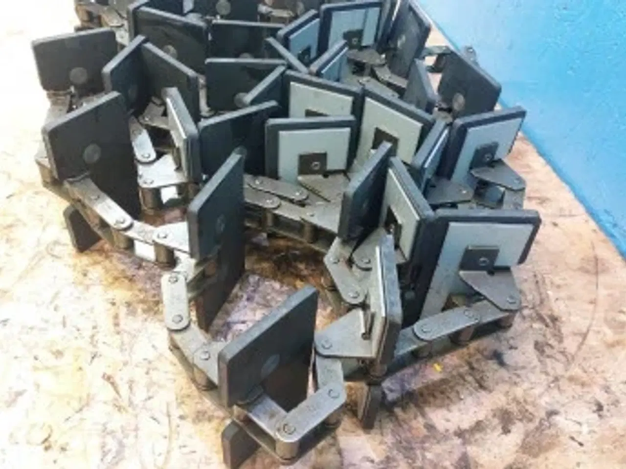 Billede 5 - New Holland TC56 Elevator Kæde 84018674