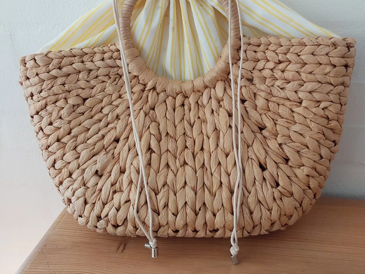 Billede 2 - Kurvetaske flettet fra Nümph med 2 hanke