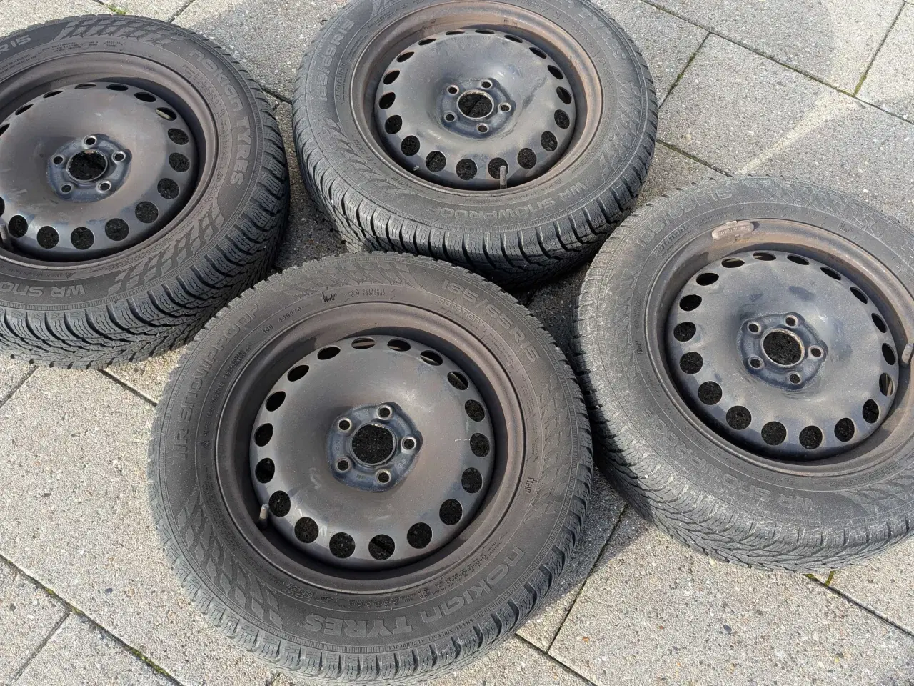 Billede 1 - Nokian vinterdæk på stålfælge 185/65R15