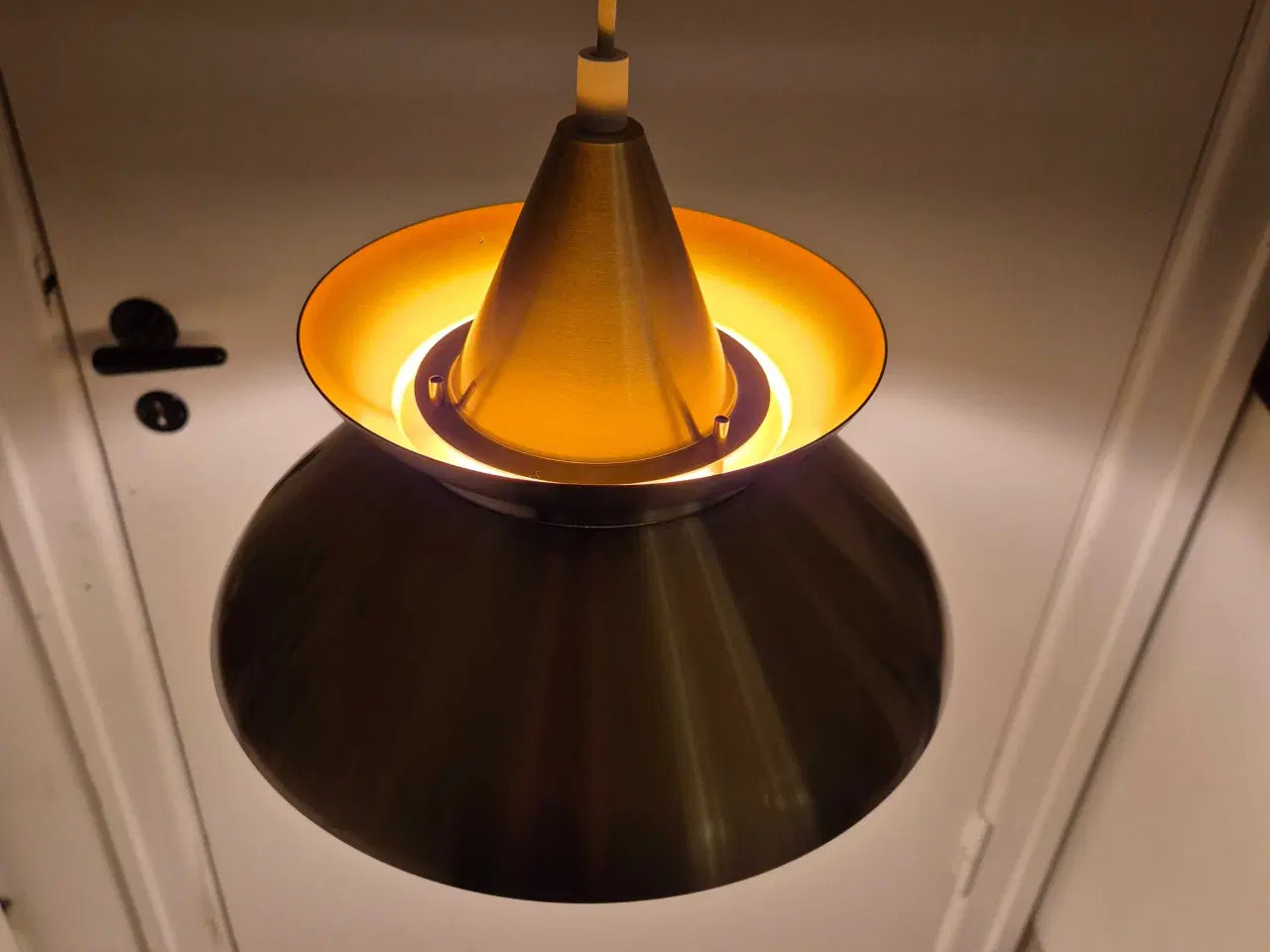 Billede 1 - Messinglampe med karrygul kontrastfarve