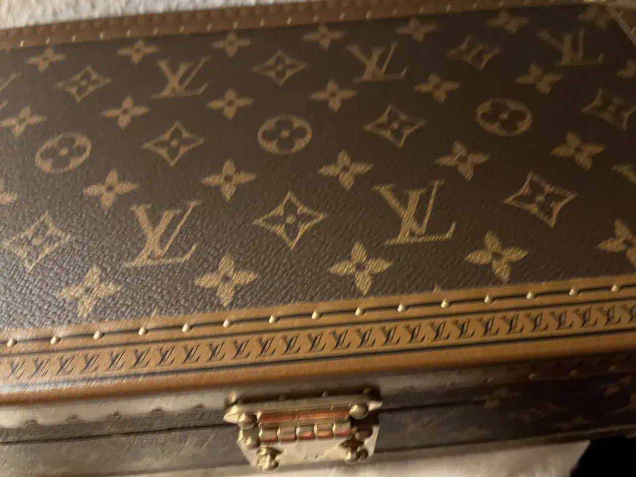 Billede 1 - Luisvutton ur kasse virkelig lækker 