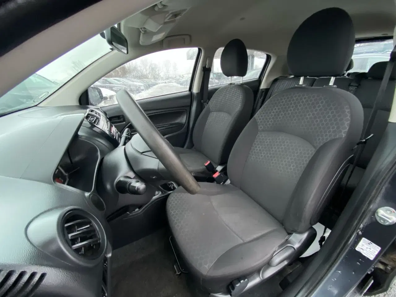 Billede 5 - Mitsubishi Space Star 1,0 Inform 71HK 5d