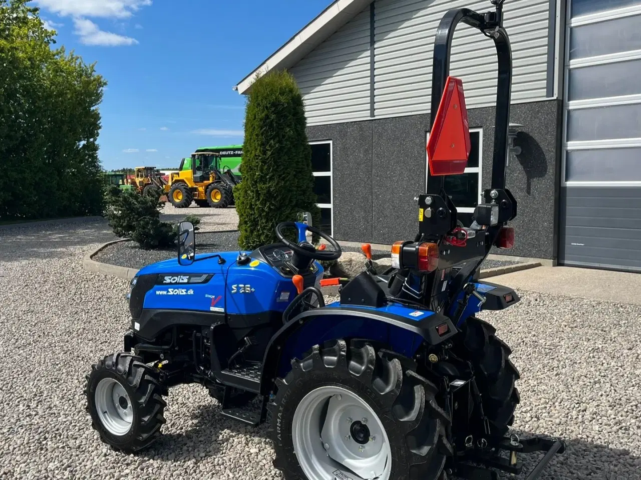 Billede 3 - Solis S26 6+2 Gearmaskine med Servostyring og brede traktorhjul