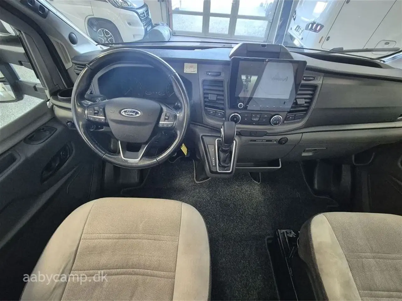 Billede 6 - 2022 - Benimar Tessoro 442   Nk. Pakke. automatgear. solcelle. 2x Agm Batterier. markise. udv. gasudtag. cykelstativ. sælges kun til cvr !!!