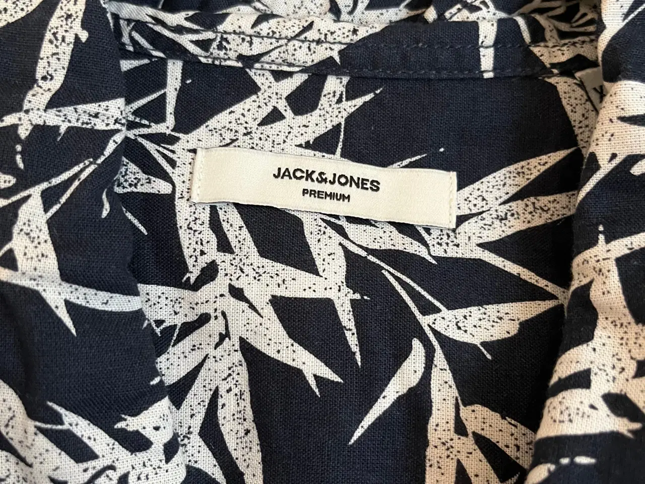 Billede 3 - Jack & jones skjorte