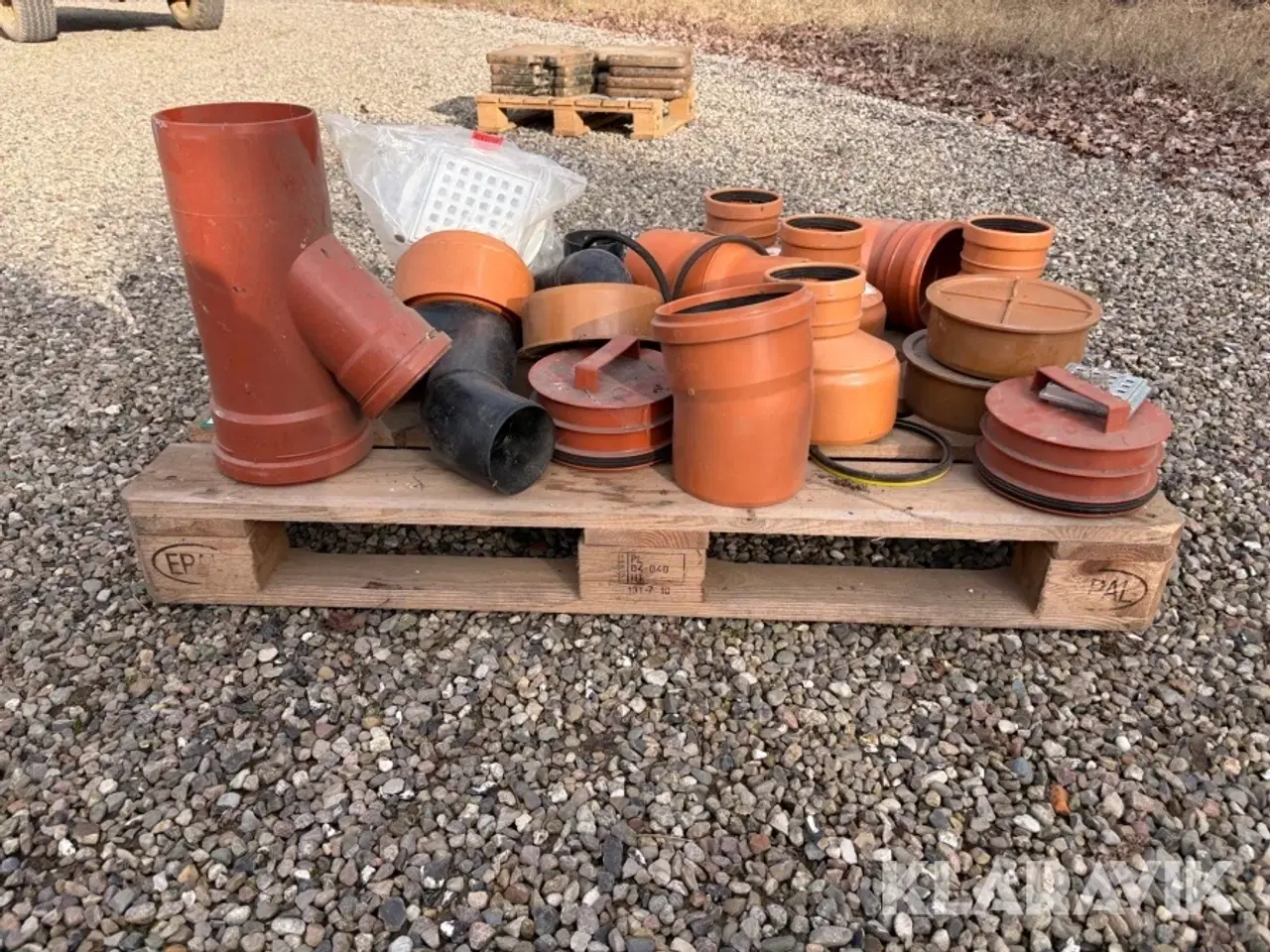 Billede 2 - Diverse kloak lot 1 palle