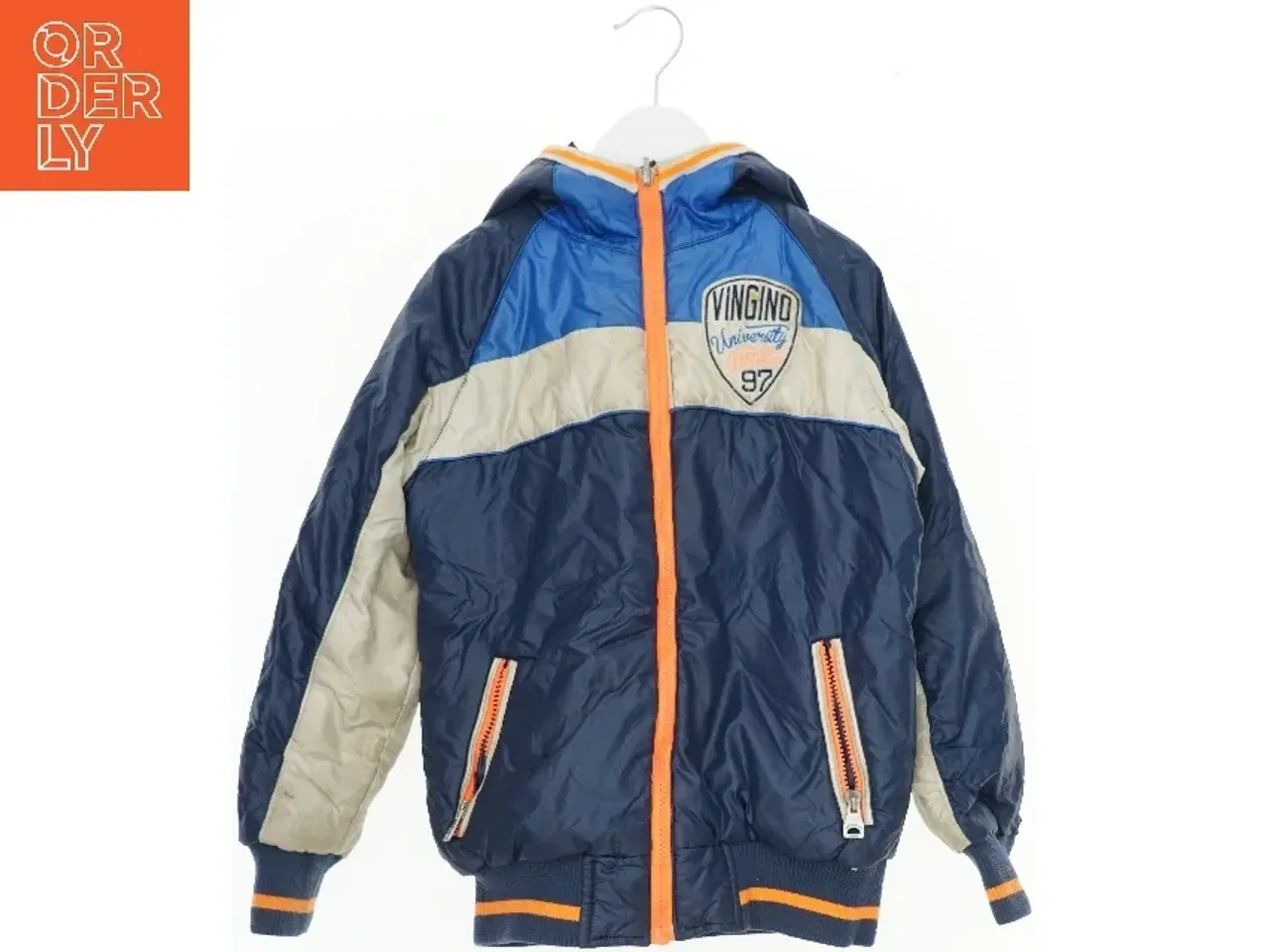 Billede 1 - Børnejakke med hætte (str. 134)