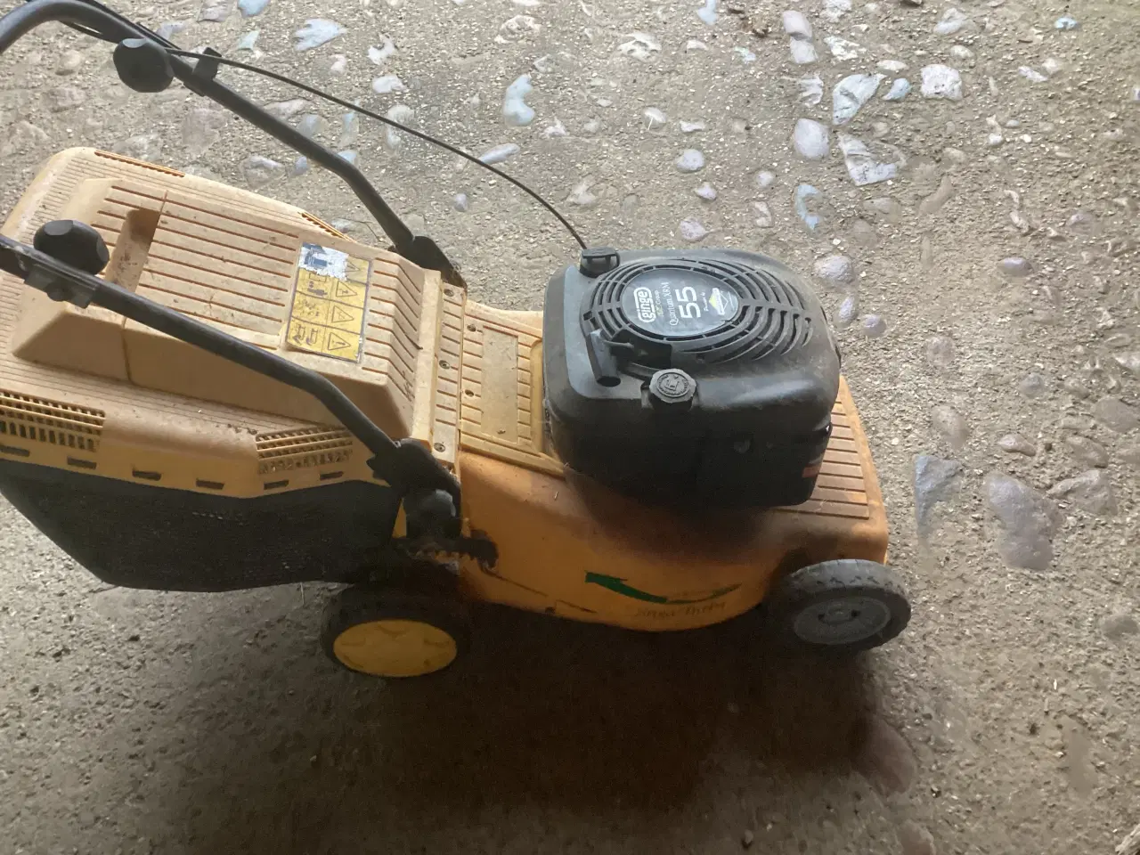 Billede 1 - Stiga plæneklipper med fremtræk 