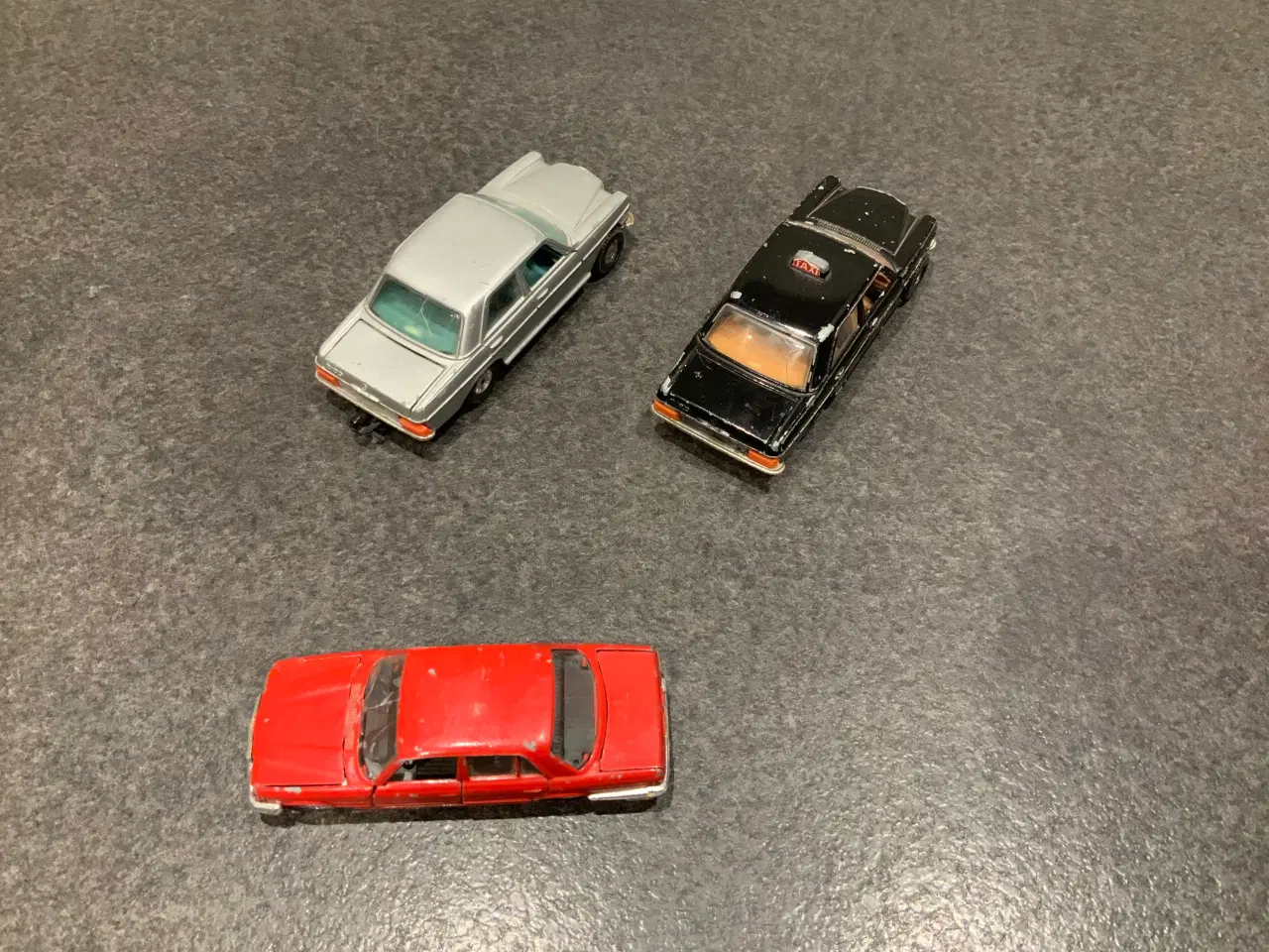 Billede 2 - Gamle legetøjsbiler