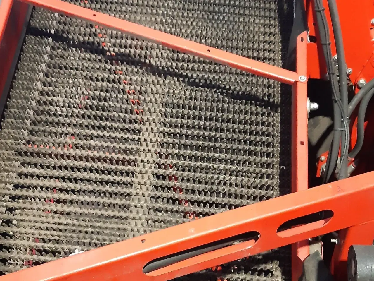 Billede 6 - Grimme SE 150-60 UB XXL Ny maskine årg. 2025 kun kørt 129 ha med hjultræk og ekstra bredde rensebånd.